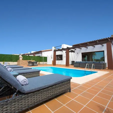 5 Star Luxury Villa, Private Heated Pool, Golf & Sea Views. * Caleta De Fuste